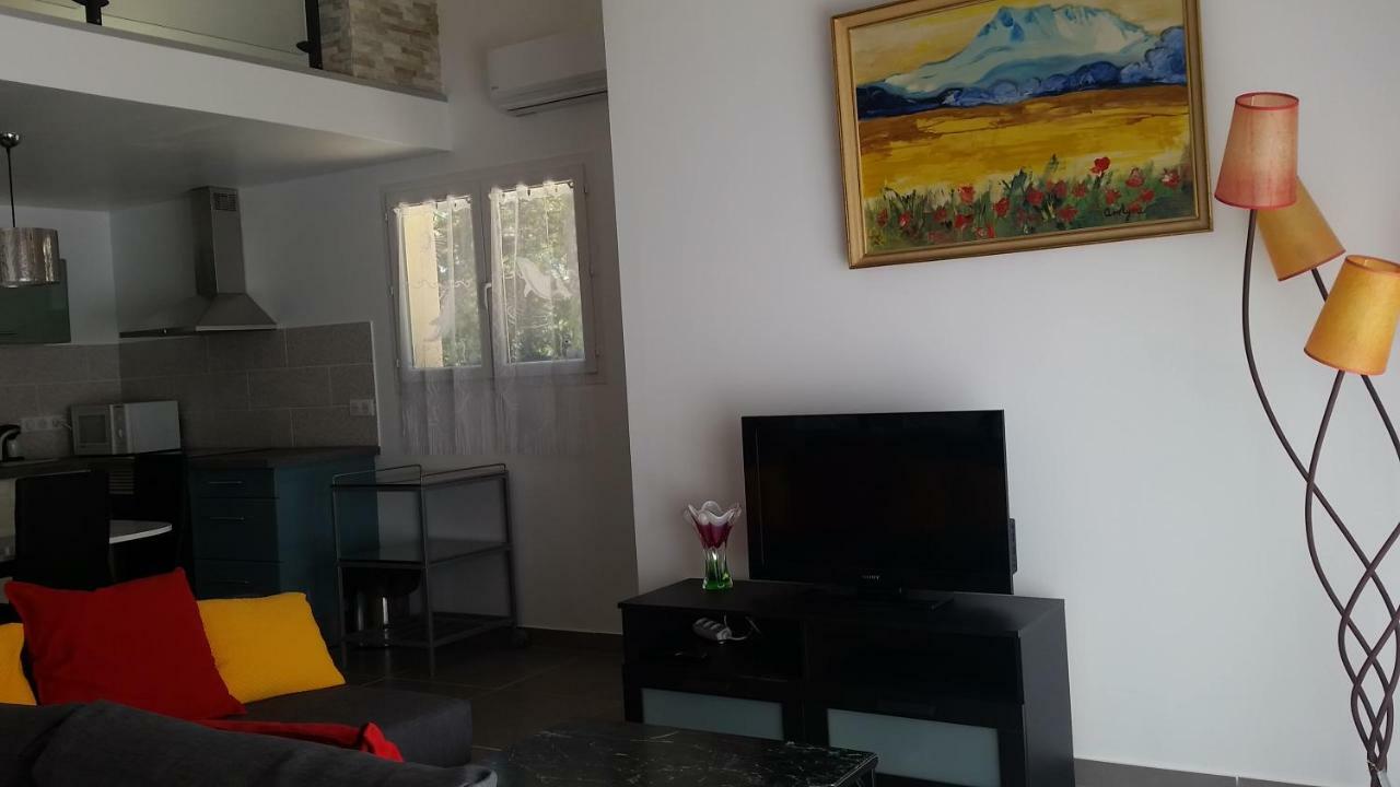 Villa Mylena Jouques Luaran gambar